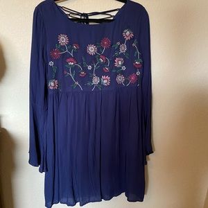 Embroidered tie back dress NWOT